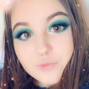 Meet your Posher, Carolyn